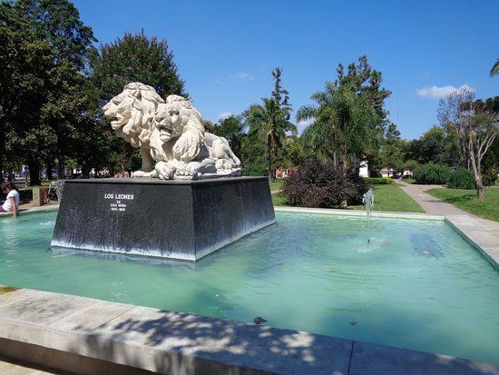 Plaza Hipólito Yrigoyen